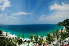 Waterfront Suites Phuket by Centara, Phuket